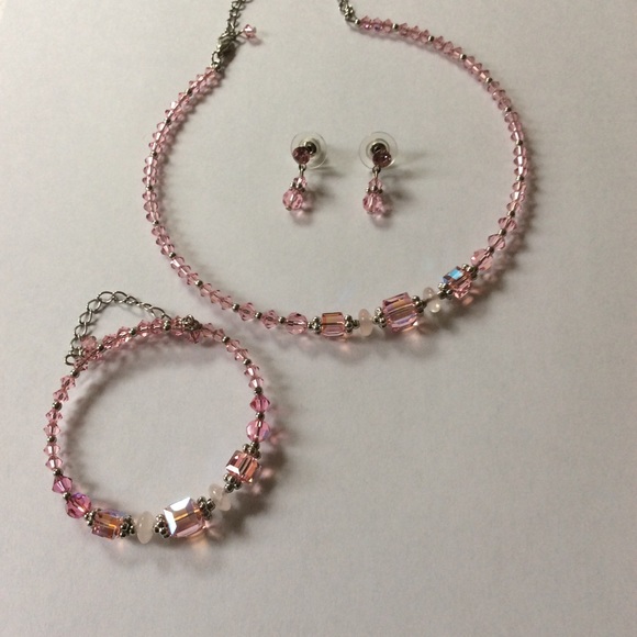 Pink Crystal Little Girls Beaded Jewelry Set. - Picture 2 of 8